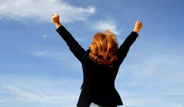 <p><b>5. " Baar her eydir "</b></p>  Kimi insan hayatnn odak noktasna baary yerletirir. Baarl olursa mutlu olacan sanr oysa baar her zaman mutlu olmay salamaz. Baar, para kazanmann, yaamda ayakta kalabilmenin nemli bir kouludur ama mutlu olmak iin olmazsa olmazlardan deildir. Baar hrs kimi zaman insan mutsuz bile edebilir. O nedenle dozunda yaanan bir baar insan mutlu eder ama baar her ey demek deildir.