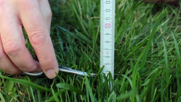 <p><b>9. " Kontrol gcne sahip olmak iin en mkemmel olmalym "</b></p>  Bu da aslnda en baarl olmak, bakalarndan yardm istememek, eletirilmekten nefret etmek gibi bir sr hatal fikri kendinde toplayan hatta onlarn zeti saylabilecek dnce tarzlarndan biri. En mkemmel olmaya abalamann gereksizlii bir yana kontrol gcn elinde tutma istei de insan huzursuz eden duygulardan biridir.