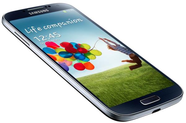 Galaxy Note 4'n S-Pen kalemi, Note 3'e gre daha hassas. Ayrca Note 4'te S-Pen ile ana ekranda birden fazla i yapmak mmkn.Samsung'un Galaxy S5'teki parmak izi sensr birok eletiri almt. Note 4'te bu sorunlar giderildi.