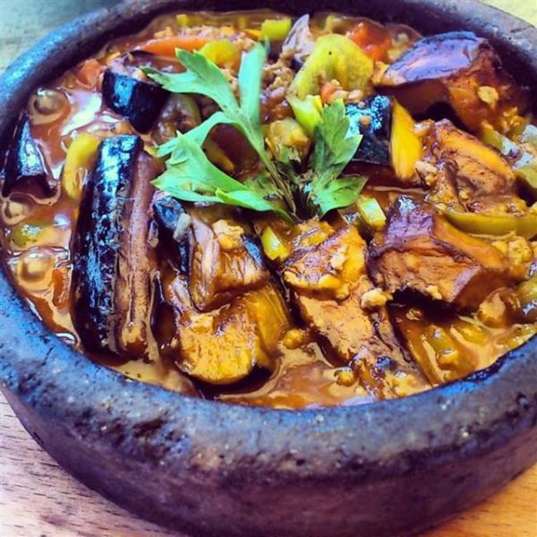 <p><b>Musakka </b></p>  ekici ve poplersiniz.Kolayca arkada edinebiliyorsunuz. Kendinden emin tavrlarnzla grup iinde liderlie yakyorsunuz.