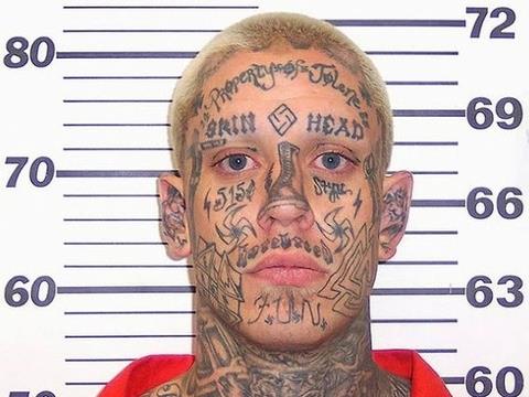 <p><b>Aryan Brotherhood:</b></p>    Birleik Devletlerdeki cinayetlerin yzde 25inden sorumlu olmakla beraber, eer bu etenin bir yesi olmak istiyorsanz, ayn hapishanede kaldnz bir tutukluyu ldrmek ya da en azndan zarar vermek zorundasnz. Mottolar kan ieri, kan dardr.    <p>Anlam eer bir eteye girmek istiyorsan kan dkmek zorundasn ve o ete senin hayatndr, tek k yolun ise lmdr. Gerekten de dedikleri gibi eteden ayrlmak istersen, genelde lerek kabilirsin.</p>