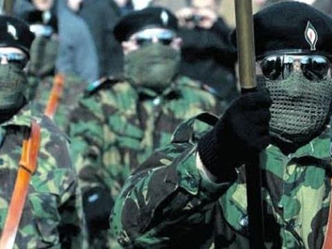 <p><b>IRA (rlanda Cumhuriyet Ordusu):</b></p>    lk bakta tipik bir ete grnts vermese de RA, en iyi yapt i olan iddeti uygulamasyla ete yapsna benziyor.    <p>Bugne kadar birok terrist eylemde bulunan ve saysz insann lmne sebep olan rgtn amac ise, Kuzey rlandadaki rlanda Cumhuriyeti etkilerini ve izlerini temizlemek.</p>