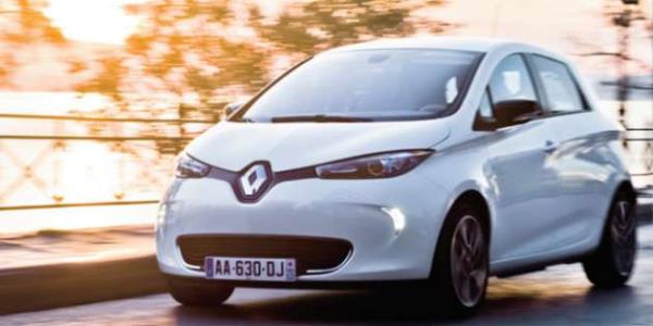 <p><b>RENAULT'UN ELEKTRKL ARACI ZOE TRKYE'DE</b></p>    Tasarmnda, yeni marka kimliini tayan ve Fransa'da retilen ZOE, logosunda, farlarda ve camlardaki mavi renk efekti ile bir elektrikli otomobil olarak hemen gze arpyor.