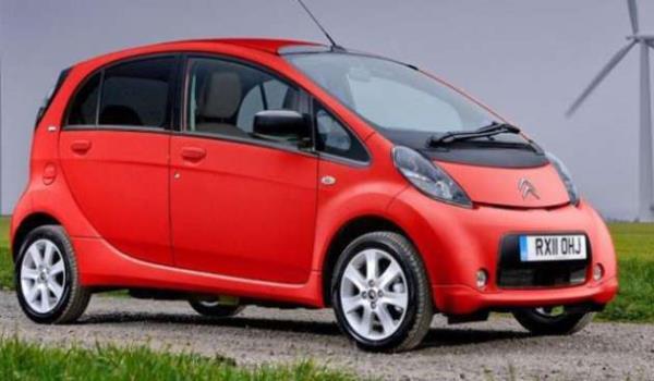 <p>Citroen C-Zero</p>    Elektrikli otomobiller iin tevik programlar sz konusu. in, ABD ve Fransa'da elektrikli otomobil alanlara devlet 8 bin euroya kadar tevik dyor. Ayn zamanda elektrikli otomobillerin tercihli yollardan yararlandrlmas ve ehir merkezlerinde bu aralara zel park yeri tahsis edilmesi de dnlyor.