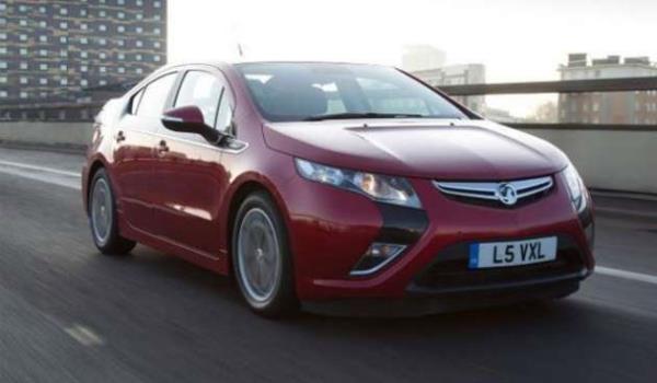 <p>Chevrolet Volt - Opel Ampera</p>    Bataryalarn bilindik snrlamalarndan uzak olan Ampera, canl bir elektrikli performans ve 500 kilometreyi aan bir menzil sunuyor.