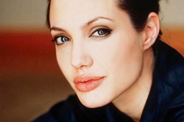 Angelina Jolie - Salt