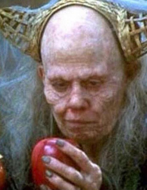 Snow White: A Tale of Terror ? Sigourney Weaver, Claudia Hoffman