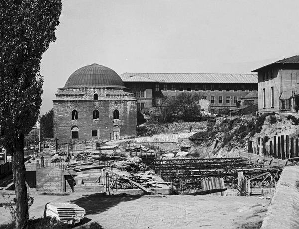 Arkeolojik kaz alan ierisine ina edilen stanbul niversitesi Merkez Ktphanesi?nin grn