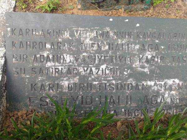 Merkez Efendi?de ilgin bir mezar ta