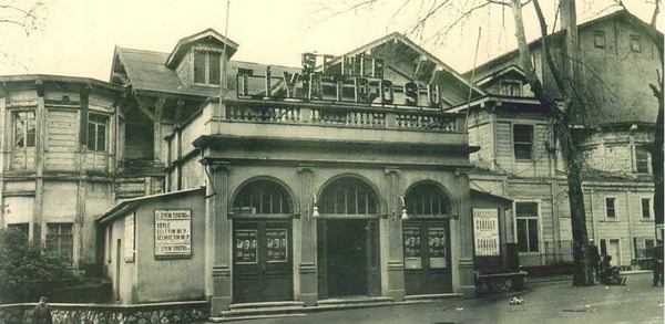 Gnmzde yerine otopark konulmu olan ehir Tiyatrosu, bir zamanlar ok aktifti