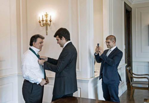 Kitap, 'Makam, Memleket, Ziyaret, Grev Banda, zel Zamanlar ve Son Gn' balklar altnda 6 blmden oluuyor.