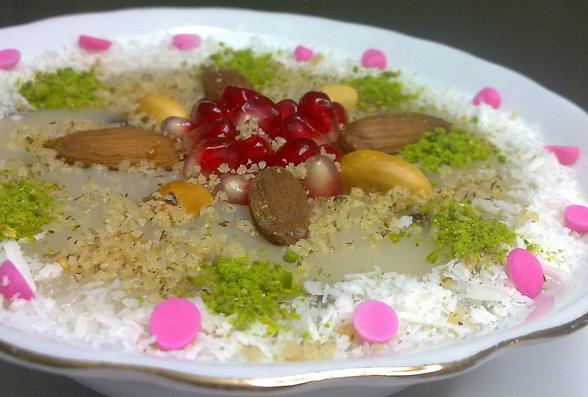 <p>"Bu ne orucudur?" diye sordu.</p>    Yahudiler, "Bugn Allah'n Musa'y dmanlarndan kurtard Firavun'u bodurduu gndr. Hz. Musa (as) kr olarak bugn oru tutmutur." dediler.    <p>Bunun zerine Allah Resl, "Biz, Musa'nn snnetini ihyaya sizden daha ok yakn ve hak sahibiyiz" buyurdu ve o gn oru tuttu, tutulmasn da emretti.</p>