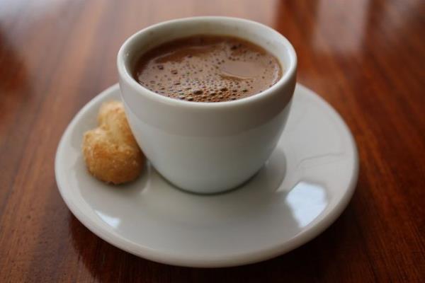 Kafein ierii ile birlikte spordan yarm saat nce iilen Trk kahvesi spor esnasnda ya yakmn artryor.