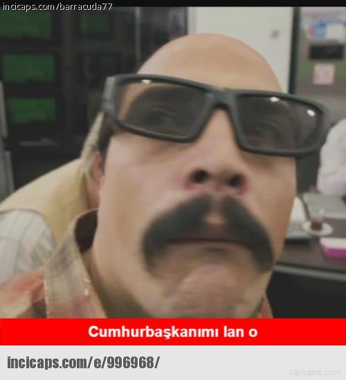 Cumhurbakan Erdoan heyetiyle beraber gezerken kafede sigara ien bir genci yakalamas zerine sosyal medyada capsler yapld.  <p><b>te o capslerden bazlar...</b></p>