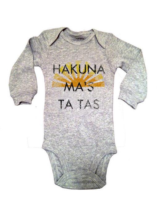 "Annesinin 'sorun yok' tanesi" (Hakuna Matata)