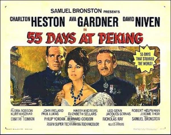 <b>11-Pekin'de 55 Gn (55 Days at Peking) (1963)</b> in'de 1900 ylnda yaanan Boxer Rebellion'n 'savamlar'n tm uluslaryla ele alan "Pekin'de 55 Gn" ("55 Days at Peking"), geni skalada bir tarihi-epiin tanmn yapyor.
