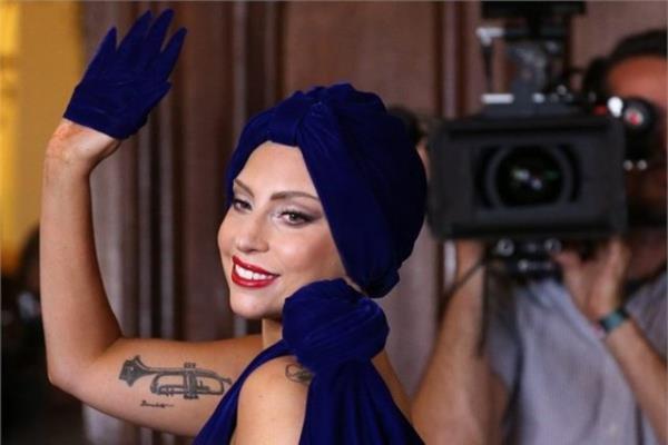 9- Lady Gaga  <br>33 milyon dolar</br>
