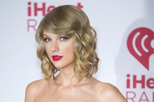 2- Taylor Swift  <br>Forbes'a gre yln en ok kazanan ikinci kadn arkc 64 milyon dolarla Taylor Swift.</br>