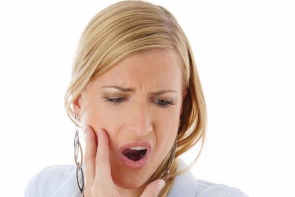 Bununla birlikte ar scak kahve ve ay da ayn sigara gibi dilerimizin renklenmesine neden olur.