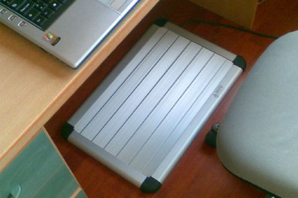 Ayaklarn scak tutmak isteyenlerin bir numaral tercihi olan ayak stclar da byk ilgi gryor.