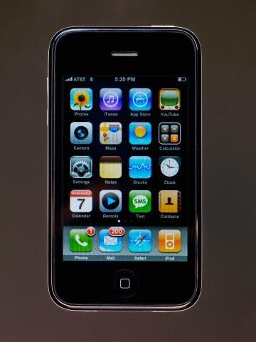 Uygulamalara Ne T�r �zinler Verdi�inize �ok Dikkat Edin    Uygulama kurulumu �ncesinde sizden baz� izinlere onay vermeniz istenir. Cihaz�n�za y�klenen uygulama sizden telefon rehberi, smsler, di�er uygulamalar gibi verilere ula�ma izni al�yor ve bilgileriniz sisteme kaydediliyor.