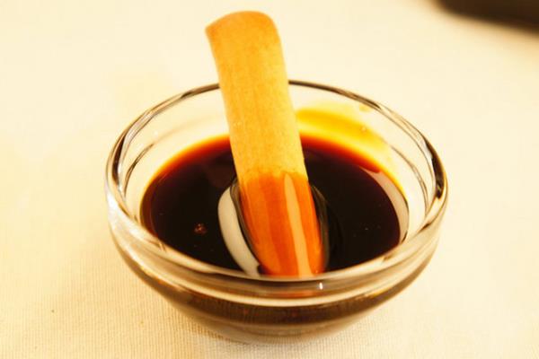 Beslenme ve diyet uzman, pekmez iin, "zellikle ierisinde demir var. Demir metobolizmamz iin ok nemli. Magnezyum inko gibi mineraller var.