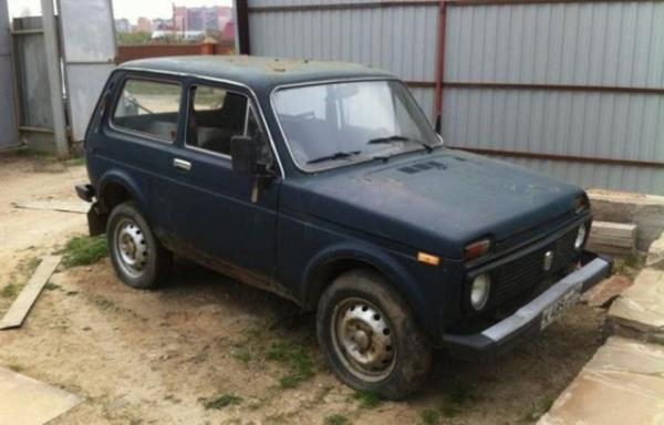 Rusya'da bir kii teknesini tamak iin hurdadan ald cipi yeniden yaratt.