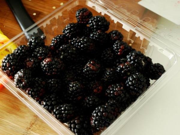 Ayrca azdaki enfeksiyonlarn giderilmesine yardmc oluyor, idrar sktryor.