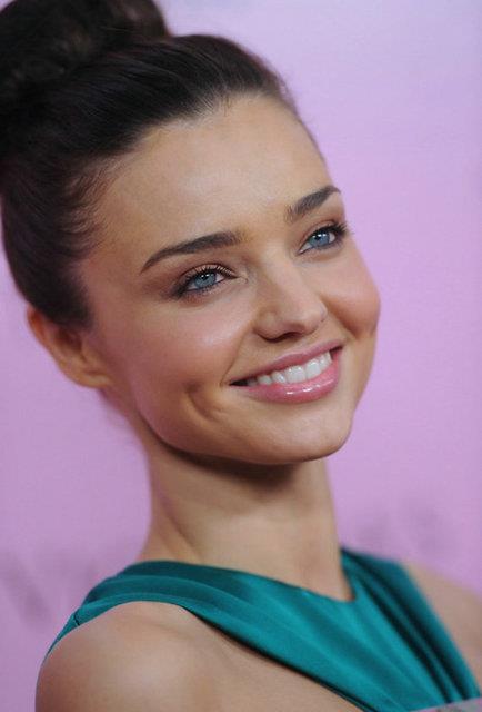 Bu yaplar nedeniyle de gerekleri grmekte zorlanrlar.