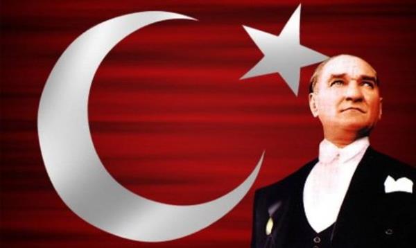 <br>DANİMARKA </br>  Atatürk, şahsiyet ve yeteneğin dev gibi bir simgesi idi. O, yirminci yüzyılın en görkemli olayını yaratan adamdı. "Atatürk, yirminci yüzyılın en büyük mucizesidir." National Tidence Gazetesi