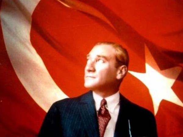 Çağımızda hiçbir isim Atatürk' ün adı kadar büyük saygı yaratmamıştır. Observer