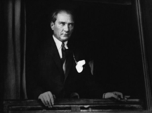 <br>FİNLANDİYA </br>  Atatürk, fevkalade bir devlet adamı, harb sonrası dünya tarihinin en mühim simalarından biriydi. Atatürk'süz Türkiye, büyük bir devlet olamaz. Fin Basınından