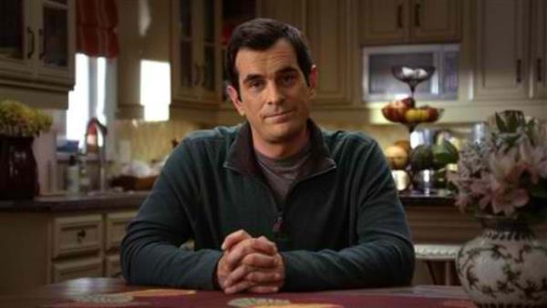 Tatl, apal ve sevimliliin mkemmel karm olan Dunphy liseli aknz gibi ama yetikin bir adamn vcut ve sesine sahip.