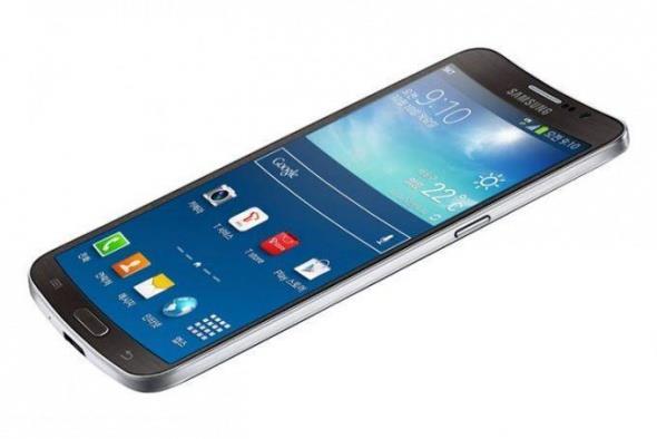 <br><b>4. Samsung Galaxy S6</b></br>  Beklenen k tarihi: ubat-Mart 2015 Gney Kore?den gelen haberlere gre Samsung "Project Zero" kod adl Galaxy S6 ile her eye sfrdan balayacak. u an iin Galaxy S6'nn  taraf ekrandan oluacak gibi iddialar ortaya atlsa da, bunlarn gerekle uzaktan yakndan ilgisi olmadn belirtelim. Galaxy Note Edge gibi Galaxy S6 Edge eklinde bir rn tantm yaplabilir fakat orijinal Galaxy S6'nn n taraf ekrandan oluacak bir telefon olacan syleyelim.
