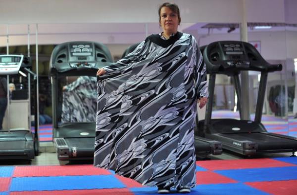 Doktorun midesine kelepe taklmas nerisini kabul etmediini dile getiren Bykaydnl, "Spor ve diyet yaparak kilo verebileceime inandm iin kabul etmedim. Bir gn evde yemek yerken, ocuklarm 'anne ne olacak bu halin' dediler. Sinirlenip masaya yumruumu vurarak, kapy arpp sokaa ktm. ahinbey Belediyesi'nin mahallemizde at sosyal tesise gelerek, spora ve diyete baladm" diye konutu.