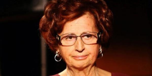 Tam 47 yl Sakp Sabanc'nn hem ei hem de en yakn dostu oldu. 2001 ylnda Grme Engelliler'in Ik Annesi sfatyla 'Yln Annesi' seildi.