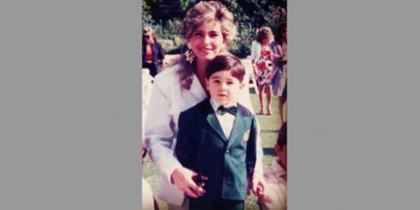 <p><b>Arzu Sabanc - Hac Sabanc </b></p>    1987 doumlu Hac Sabanc, 3 sene TSAD Bakanl yapan mer Sabanc'nn olu. Densa Holding Ynetim Kurulu Bakan Yardmcs olarak grev yapan Hac Sabanc, ayn zamanda Densa Denizcilik ve Hayat Tekstil irketlerinde Ynetim Kurulu yesi.  Ankara niversitesi Arkeoloji Blm mezunu olan annesi Arzu Sabanc ise 25 yldr mer sabanc ile evli.