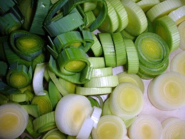 Akcier ve kolon kanseri bata olmak zere birok kanser eidine kar koruyucu etkisi olan prasann ierisindeki zel ya asitleri ile yalandrmay geciktirici etkisi vardr.