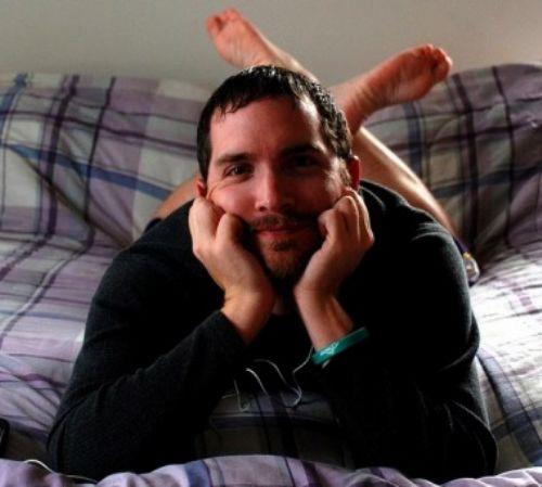 <p><b>8. Kendi dorularnzn "en doru" eyler olduunu dnmyorsunuz</b></p>     Hayatta farkl dorular olabileceini, bu doru yollarn gnn birinde tek bir doruda kesiebileceini aklnzdan hi karmyorsunuz. Hele kendi dorularnz bakalarna empoze etmeye almak gibi bir kaygnz asla yok.