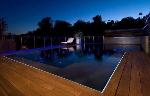 Ultra lks evde 24 banyo 6 mutfak bulunuyor. 210 metrekarelik alana sahip yerde 200 kiilik kokteyl veya 150 kiilik yemek daveti dzenlenebiliyor.