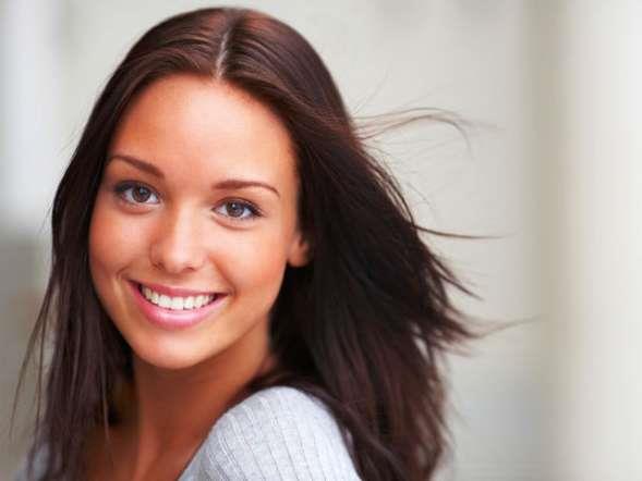 Yuvarlak hatl ve bombeli bir di yaps olan bu tarz, dierlerine oranla daha beyaz bir renklendirmeile kiiye ideal bir grnm kazandrr.