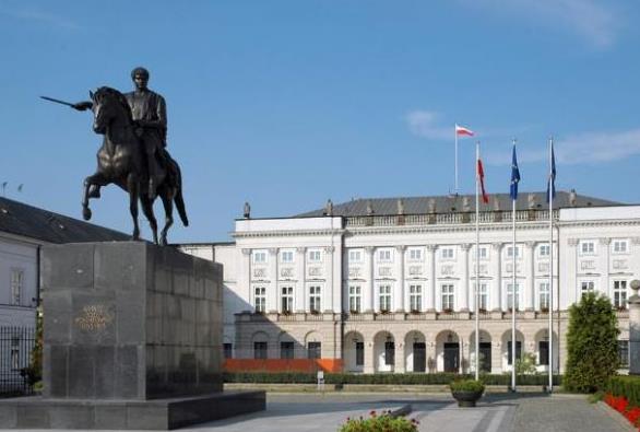 Polonya, Bakanlk Saray, Varova