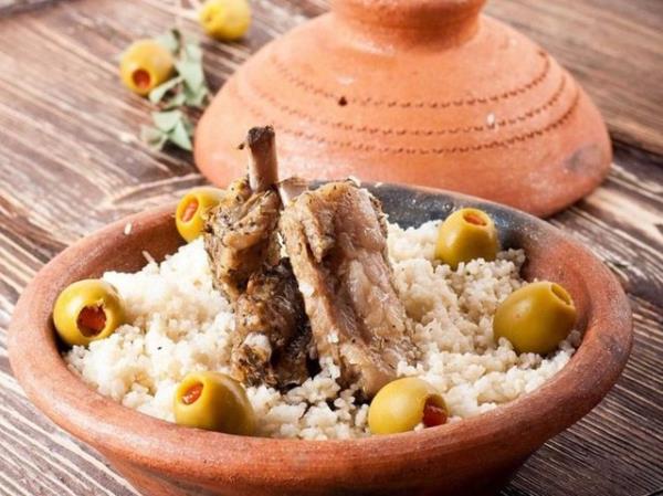 22. zm, badem ve baharatla gvete piirilmi kuzu (Fas)