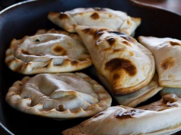 20. Dana eti, soan, deniz rn ile doldurulmu hamurii eidi olan Empanada (ili)