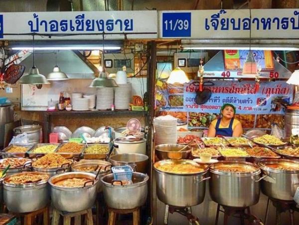 42. Sokak tezgahlarndak yresel lezzetler (Tayland)