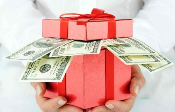 Bu takntya sahip kiilerde hediye verme istei bir bakasn mutlu etme ya da iyilik yapma istei olarak grlmyor.