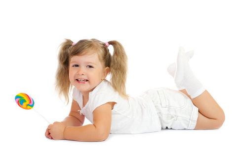 <b>BOYALI EKER:</b> inde boya yapc kimyasallar barndran ekerler di rmesi bata olmak zere, obezite, diyabet, kalp ve damar hastalklar, kanser, hipertansiyon, fel, lser, astm, romatizma, kronik yorgunluk sendromu ve kemik erimesine neden oluyor.