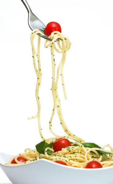 <b>MAKARNA:</b> Hamurdan yaplan makarnann fazla tketilmesi hem imanlatyor hem de mide hastalklarna zemin hazrlyor.