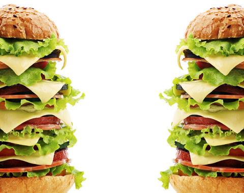 <b>HAMBURGER:</b> En zararl ya tr olan trans yalar kullanld iin hamburger, ocuklarda obeziteye zemin hazrlyor ve kalp hastalklar bata olmak zere birok hastalk riskini ciddi oranda arttryor.