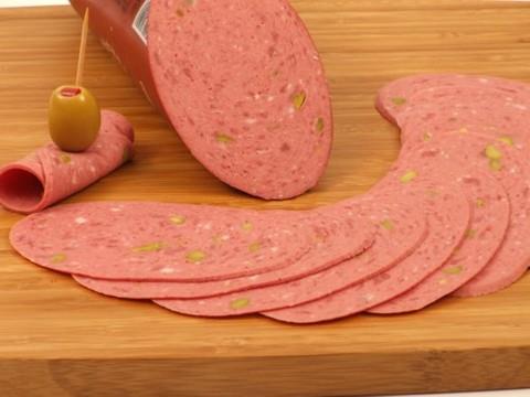 <b>SALAM:</b> inde sodyum nitrit bulunan salam ve sosisin tketilmesi kansere neden oluyor.